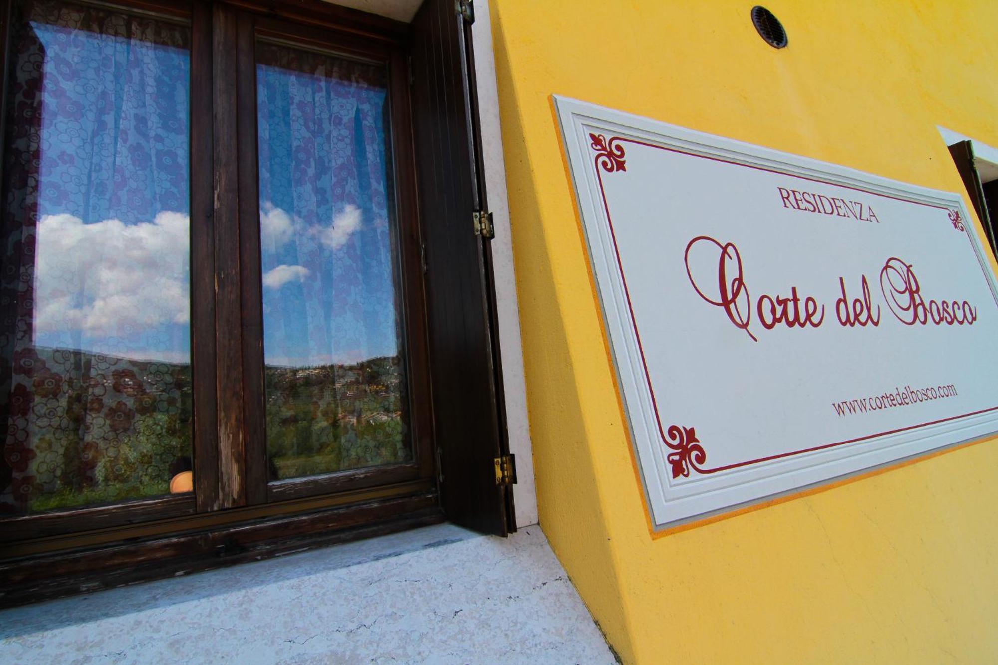 Corte Del Bosco Aparthotel *
